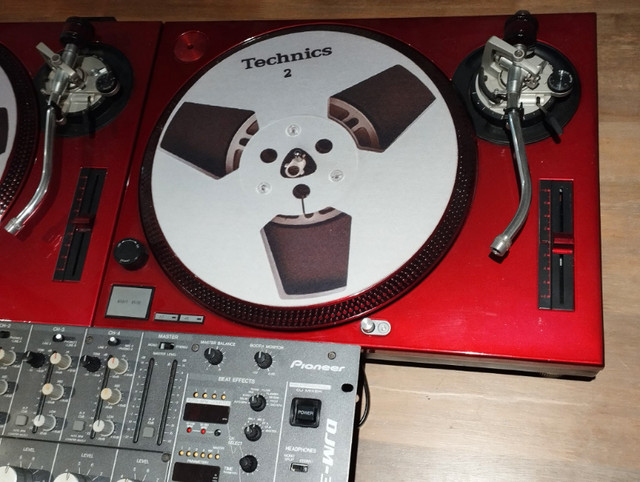 Custom Technics SL-1200 turntables and Pioneer DJM-3000 mixer in Other in Mississauga / Peel Region - Image 3