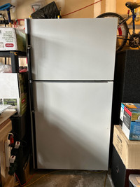 Kenmore White Refrigerator and Freezer