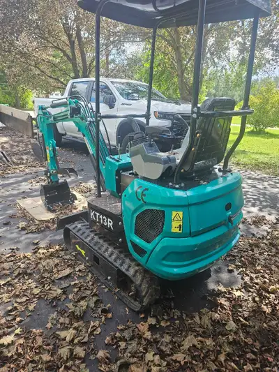 Brand new Mini excavator 1 ton manual thumb 420 cc gas engine works great