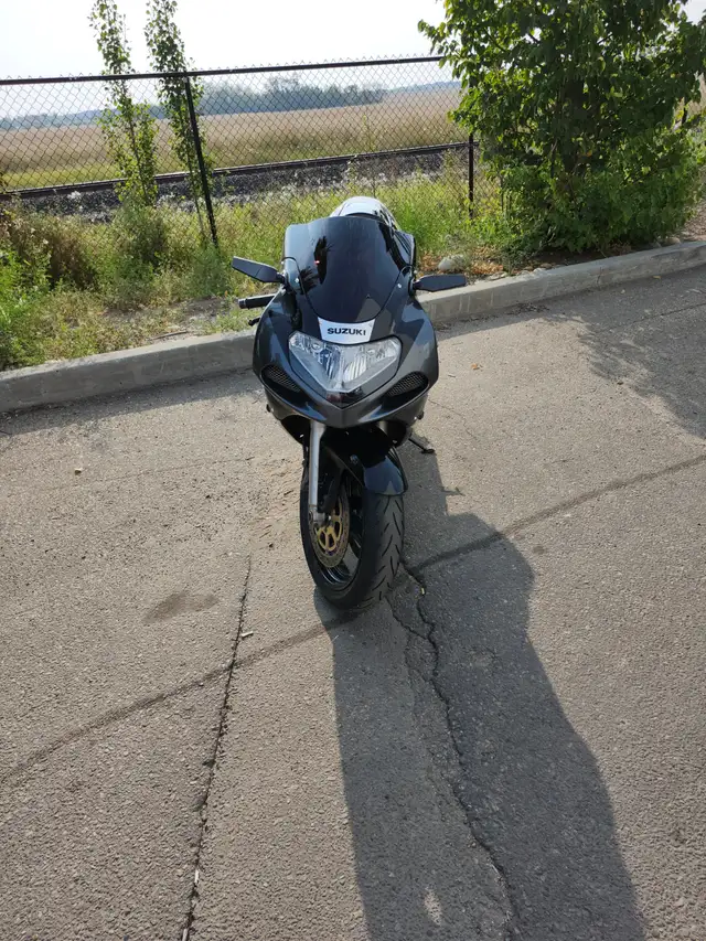 2001 gsxr 600 low kms in Sport Bikes in Edmonton - Image 4