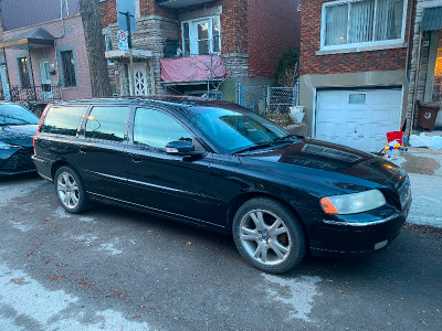 2007 Volvo V70 2.5T 191,700km Wagon Fully Equipped. Sun Roof.