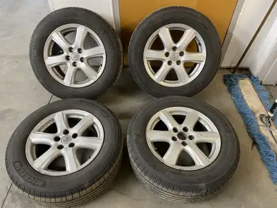 - All season Tires 225/65/17 - Bolt pattern 5x114.3 - hub size 60.1mm - 3 rims good condition one sl...