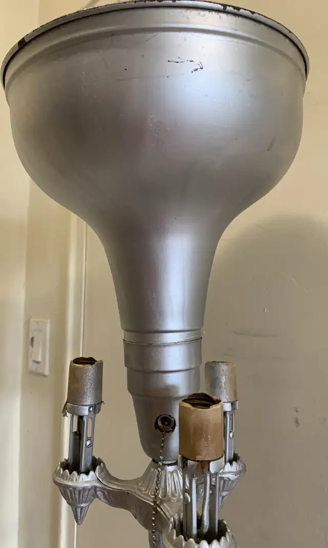 Antique Floor Lamp w/3 lamp sockets in Indoor Lighting & Fans in Oshawa / Durham Region - Image 7