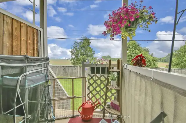 OPEN HOUSE SUN JUN 22, 2-4PM! GORGEOUS 2-BED CONDO IN KANATA! 62864382929154124