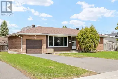 Great location, Fisher Heights, Bungalow Single House. *** Prefer to sign a lease till the end of Au...