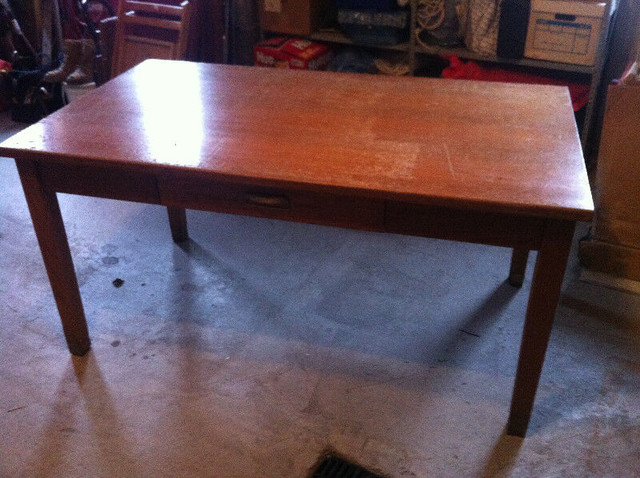 bureau en bois dans Bureaux  à Granby - Image 3