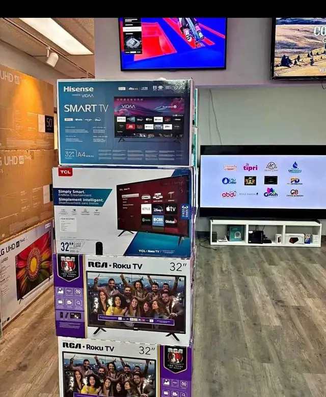 Hisense 32" Smart TV in TVs in City of Montréal - Image 2