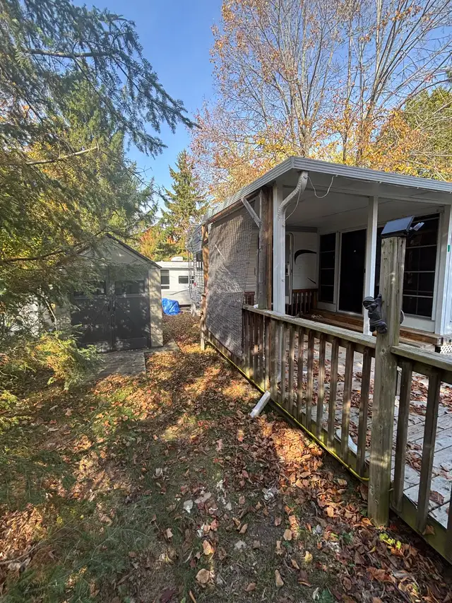 2015 36’ BHDS Camping package at Moonlight Bay on Otter Lake in Travel Trailers & Campers in Kingston - Image 4