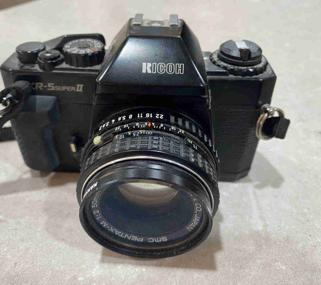 35mm Ricoh KR-5 super II camera in Cameras & Camcorders in Barrie