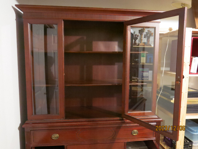 China Cabinet in Hutches & Display Cabinets in Muskoka - Image 3
