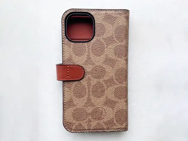 ❤️ COACH Folio Signature Canvas Case for iPhone 13,14,15 ❤️ in Cell Phone Accessories in St. Catharines - Image 4