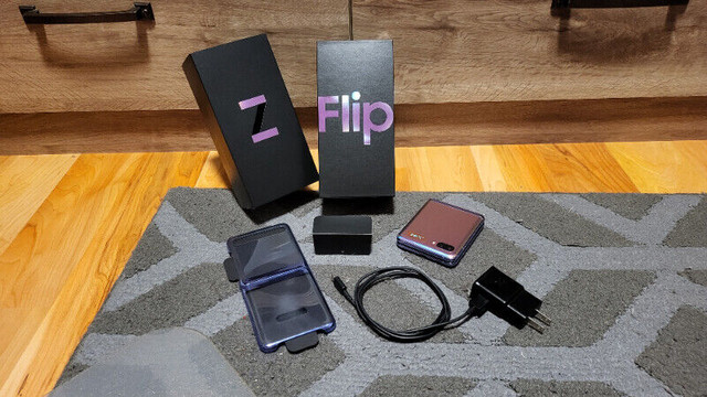 Samsung Galaxy Z Flip Mirror Purple w/ Accessories & Bonus Item in Cell Phones in Leamington - Image 3