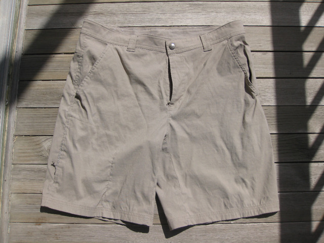 Bermuda Hommes de marque COLUMBIA Mens Bermuda Shorts Gr: 38 dans Hommes  à Ville de Montréal