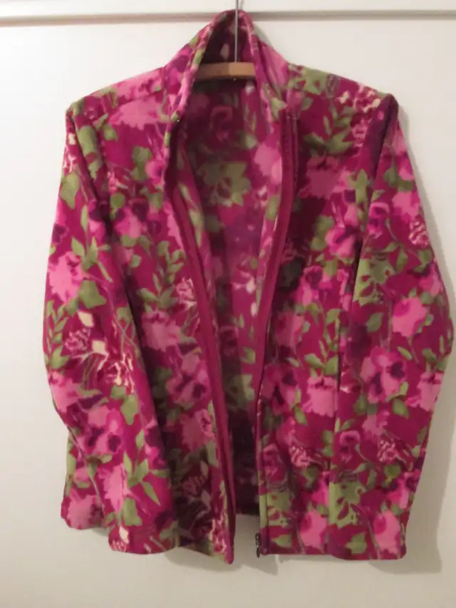 Sortie de bain unisexe en polar & +++++ in Women's - Tops & Outerwear in Sherbrooke - Image 10