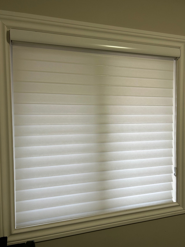 Like New Hunter Douglas Silhouette Blinds in Window Treatments in Markham / York Region