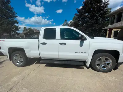5.3 V8 with 165,200 Original owner, no claims. Good BFG AT KO2’s (275/55/20). Tow package with facto...
