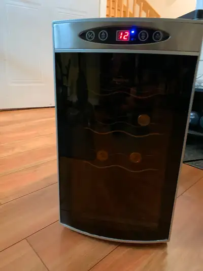 Refroidisseur à vin (frigo à vin) - wine cooler, View more