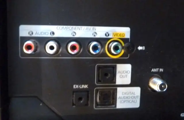 SAMSUNG 40" LED TV W/ ACCESSORIES in TVs in City of Montréal - Image 3