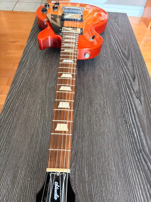 Les Paul Gibson Tangerine Burst in Guitars in Kingston - Image 4