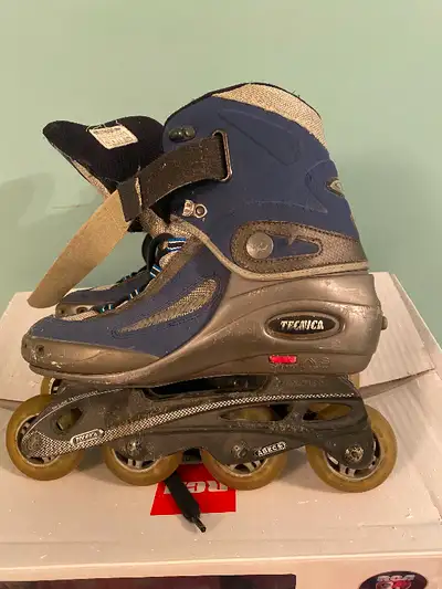 Selling a pair of size 9 men’s TECNICA ROLLERBLADES - Condition: fair-good - Needs a good clean. It’...