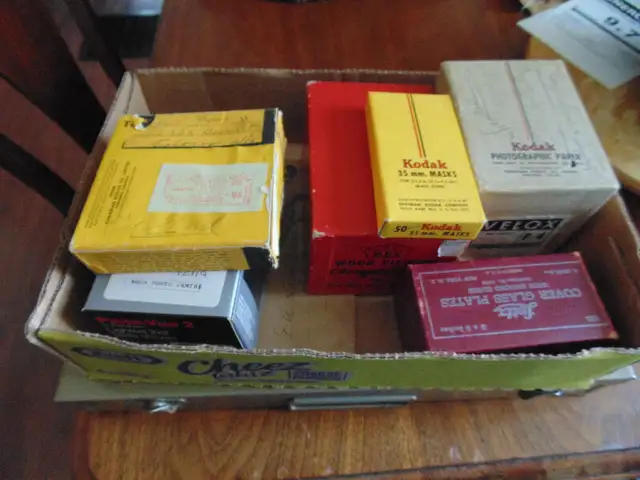 Vintage Wooden Slide Viewer in Arts & Collectibles in London - Image 2