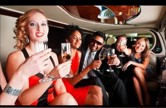 LIMOS & SUVLIMOUSINES in Friendship & Networking in St. Catharines - Image 4