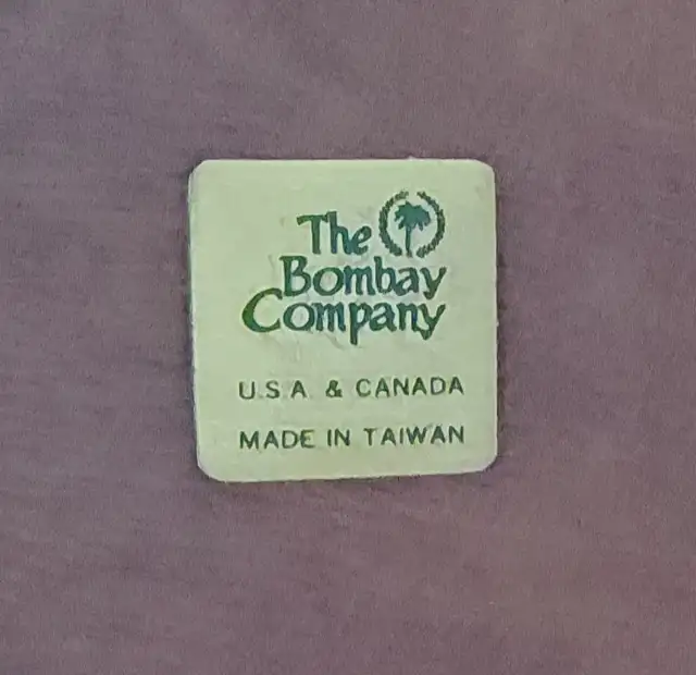 BOMBAY Company - Wall Mounted Mahogany Curio Cabinet in Hutches & Display Cabinets in Markham / York Region - Image 6