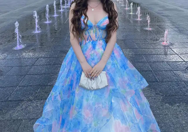 graduation dress in Women's - Dresses & Skirts in Edmonton - Image 4