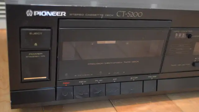PIONEER STEREO CASSETTE DECK in Stereo Systems & Home Theatre in Edmonton - Image 4