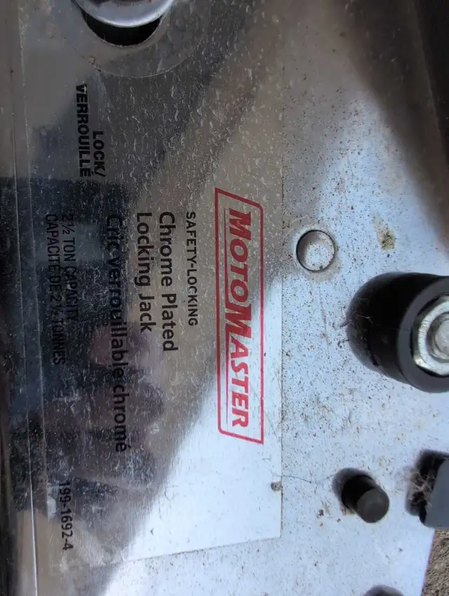 MotoMaster Floor Jack427063859028971521