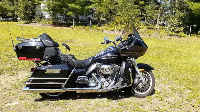 2011 Harley-Davidson FLTRU Road Glide 103 in Street, Cruisers & Choppers in Renfrew - Image 4