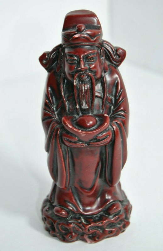 Vintage Hand Carved Chinese Resin Wise Man Statue Figurine dans Art et objets de collection  à Longueuil/Rive Sud