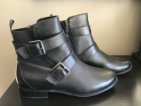 NEW Women’s Aetrex Ankle Boots