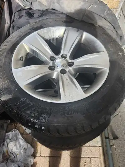 Selling 4 Motomaster Winter Edge II snow tires 225 60 R18 and 4 OEM Dodge charger rims. 2 tires purc...