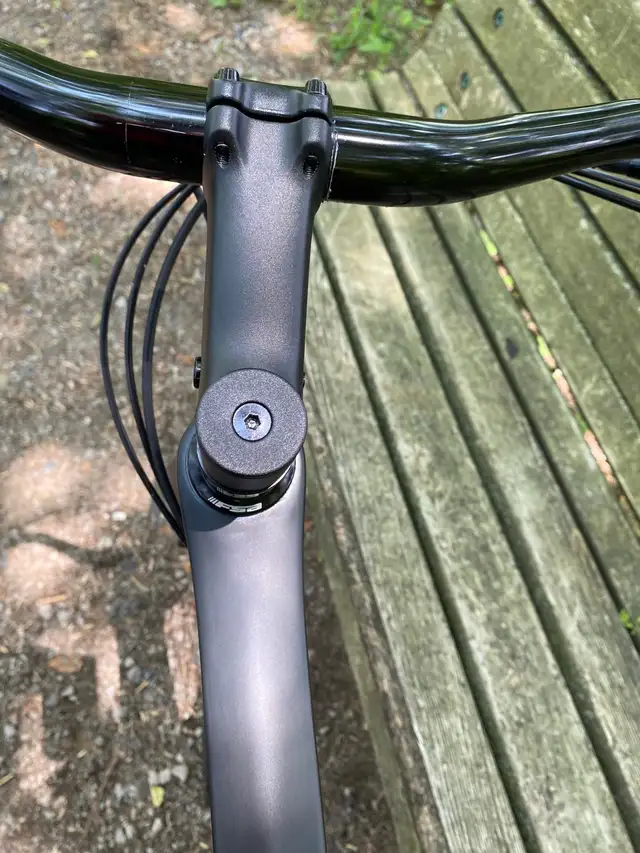 Carbon commuter bike. Hybrid in Road in Oakville / Halton Region - Image 7