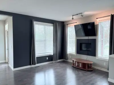 Cranston 2 Bdrm Townhouse Condo w/Double Attached Garage