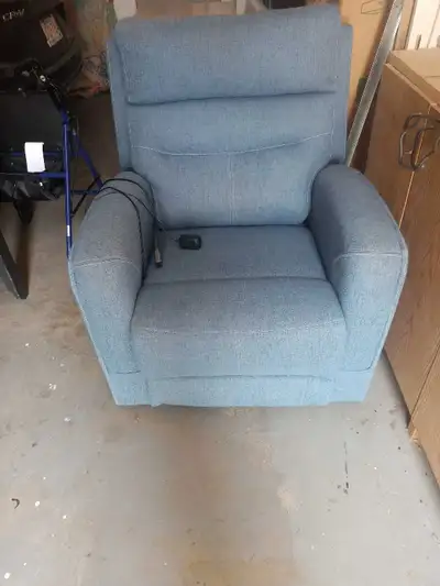 Very lightly used 2 year old recliner. Phone, text or email if interested. 403 928-0075