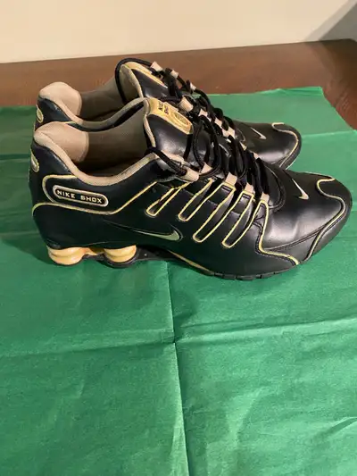 Men’s Black & Gold Nike Shox NZ Size 8.5 US, View more