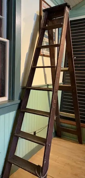 TR0001 Antique C.P.R. Wooden 8.5' Step Ladder Windsor ON Station in Arts & Collectibles in City of Toronto - Image 2