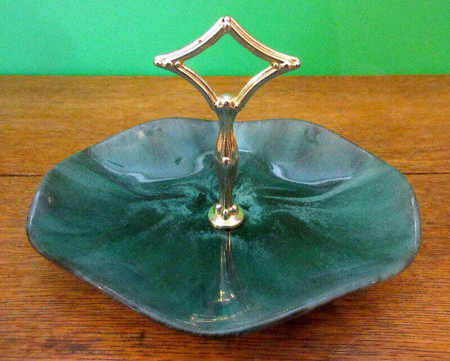 Blue Mountain Pottery 1-Tier Green Candy Dish ExcellentCondition in Arts & Collectibles in Stratford