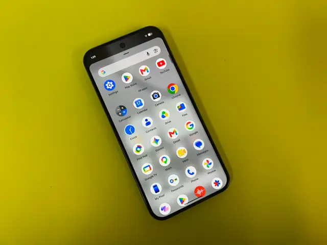 GOOGLE PIXEL 10 PRO XL 512GB UNLOCKED *UNDER WARRANTY* in Cell Phones in Mississauga / Peel Region - Image 3