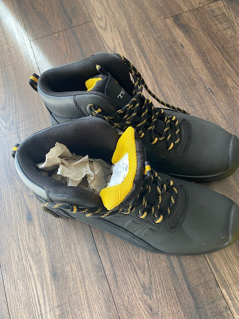 Safety boots in Men's Shoes in Oakville / Halton Region