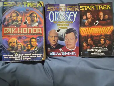 1- DAY OF HONOR THE BESTSELLING KLINGON SAGA- COMPLETE IN ONE VOLUME. 2-ODYSSEY - THE THE ASHES OF E...