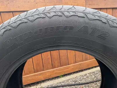 Pneus Hankook Dynapro AT2 275/60/R20. État comme neuf.