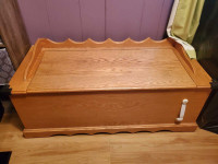 Storage bench/ chest