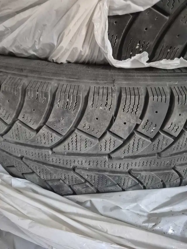 215/65/R16 Winter Tires  in Tires & Rims in Lethbridge - Image 3
