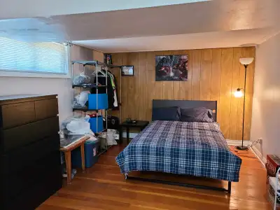 Spacious Room for rent