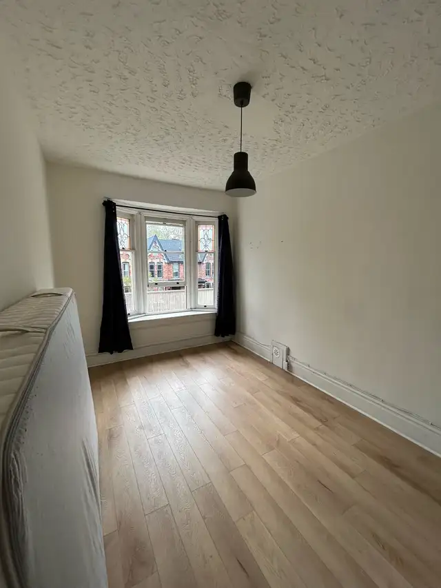 Sun-Filled Room with Bay Window in Cabbagetown. All included.62863318260739122