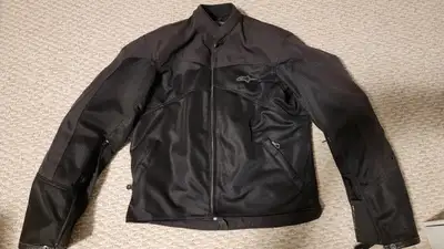 Selling lightly used, medium-sized classic sport Alpinestars black textile motorcycle jacket in exce...