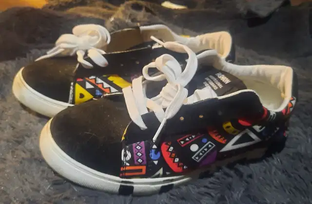 Men's Skateboarding Shoes Size 8 in Men's Shoes in Edmonton - Image 3